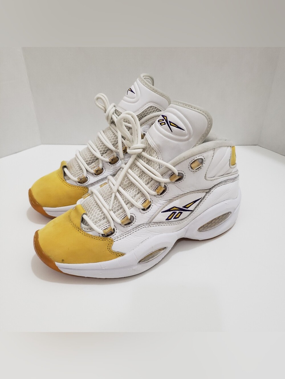 Reebok Question Mid Yellow Toe FX4278 Men’s Size 9 White Yellow Purple Iverson